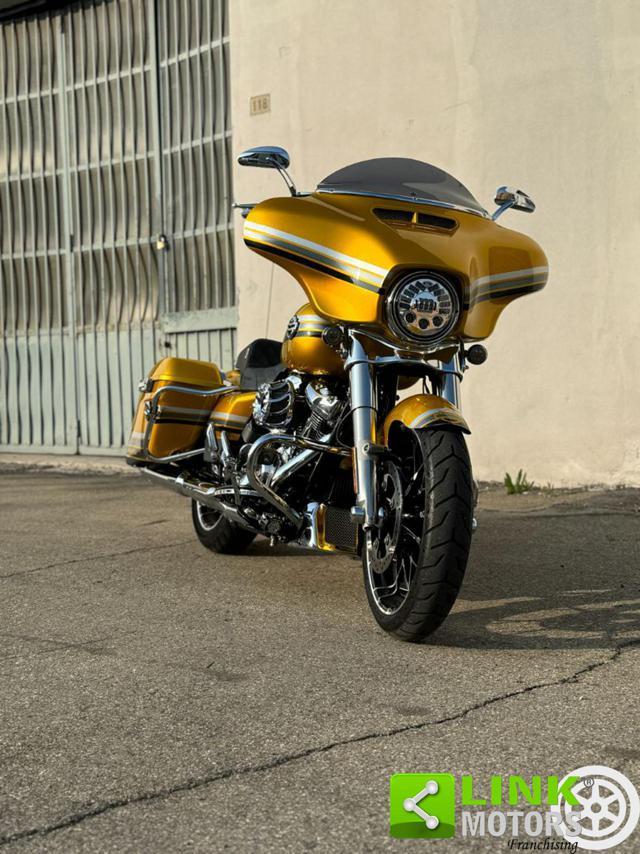 HARLEY-DAVIDSON FLHX Street Glide Special Custom FLHXS