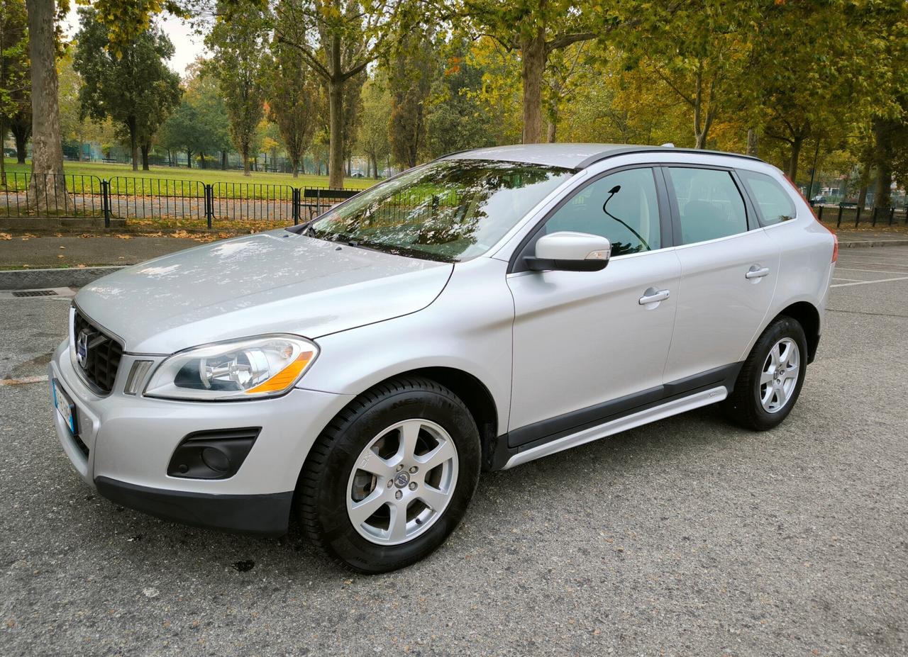 Volvo XC60 2.4 D 163 CV AWD Summum