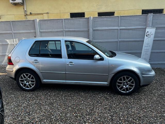 Volkswagen Golf 1.6 16V FSI 5p. Sportline