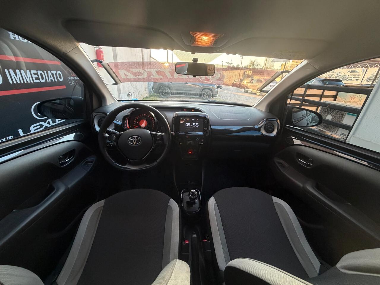 Toyota Aygo 2017 AUTOMATICA 1.0 VVT-i 69 CV 5 porte x-play