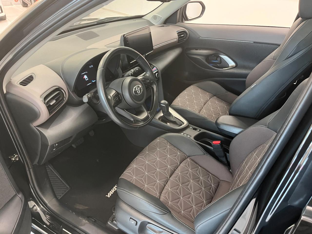 TOYOTA YARIS CROSS 1.5 HYBRID AUT.