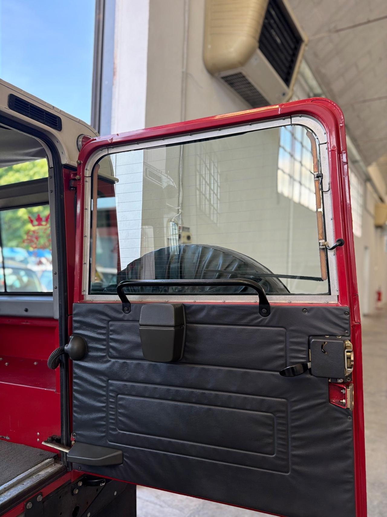 Land Rover Defender 90 turbodiesel Hard-top