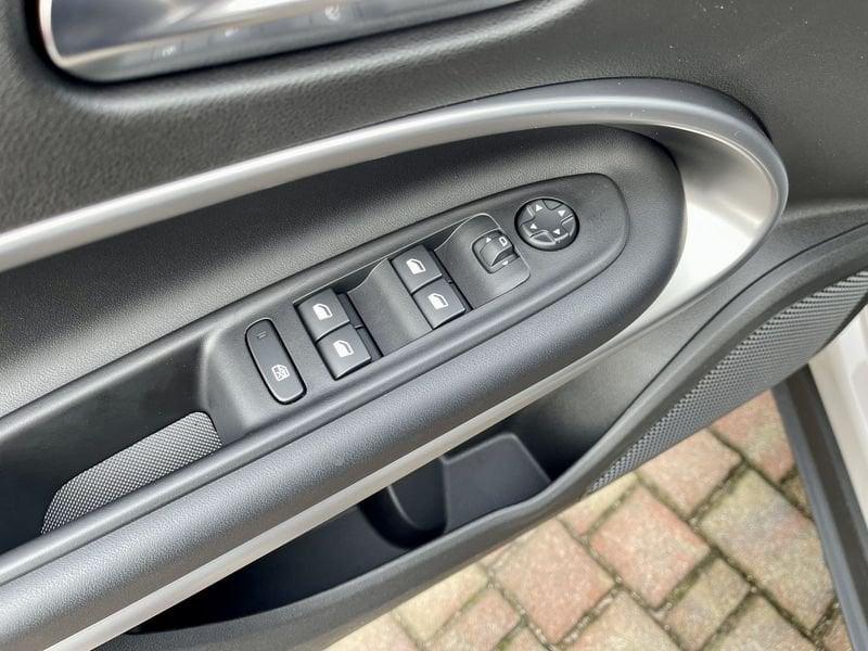 Jeep Avenger 1.2 turbo e-hybrid mhev Upland 4xe 145cv edct6 - KM0