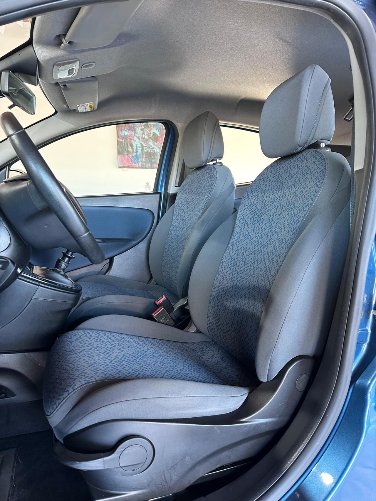Lancia Ypsilon 1.0 FireFly 5 porte S&S Hybrid Gold