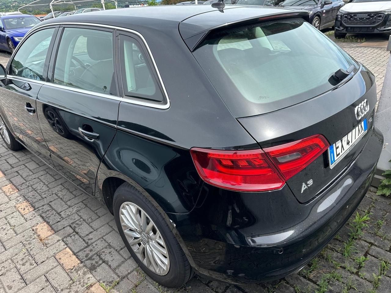 Audi A3 Sedan 1.6 TDI clean diesel S tronic Ambiente