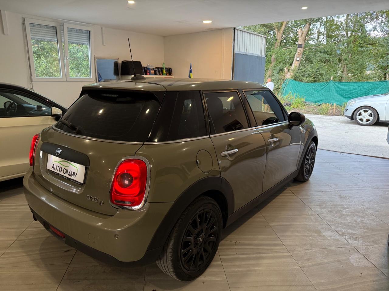 Mini one 1.5 Baker Street 2019 150.000KM