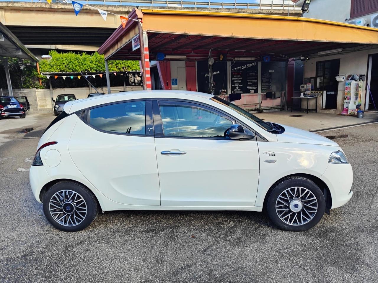 Lancia Ypsilon 1.2 69 CV 5 porte GPL Ecochic Gold