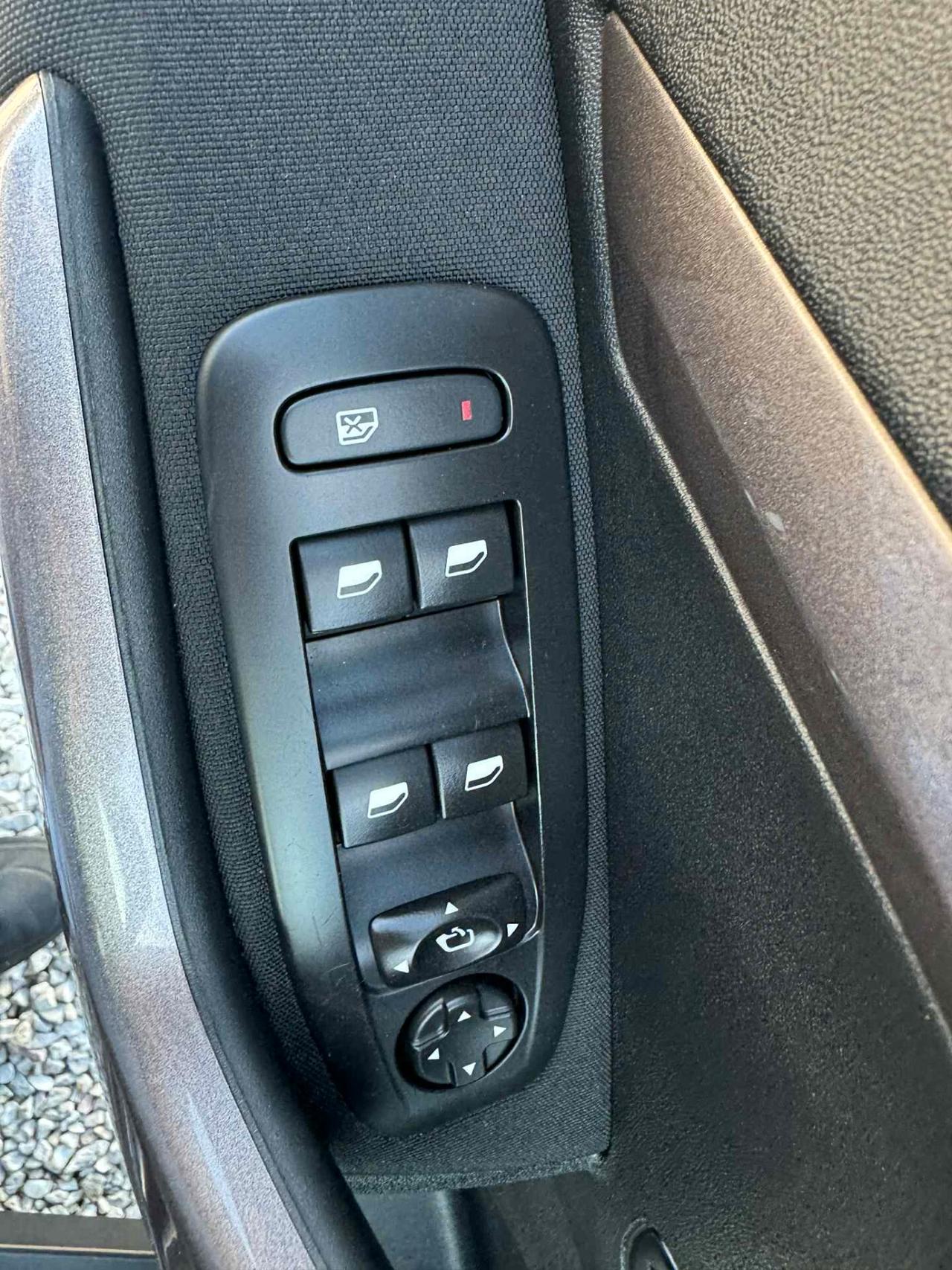Peugeot 2008 BlueHDi 100 cv 2016 garanzia