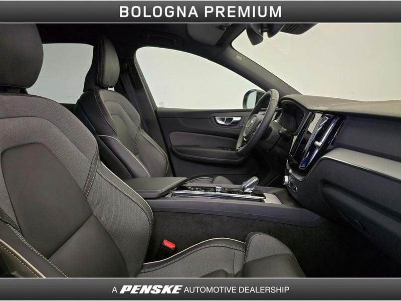 Volvo XC60 XC60 B5 AWD automatico Plus Dark