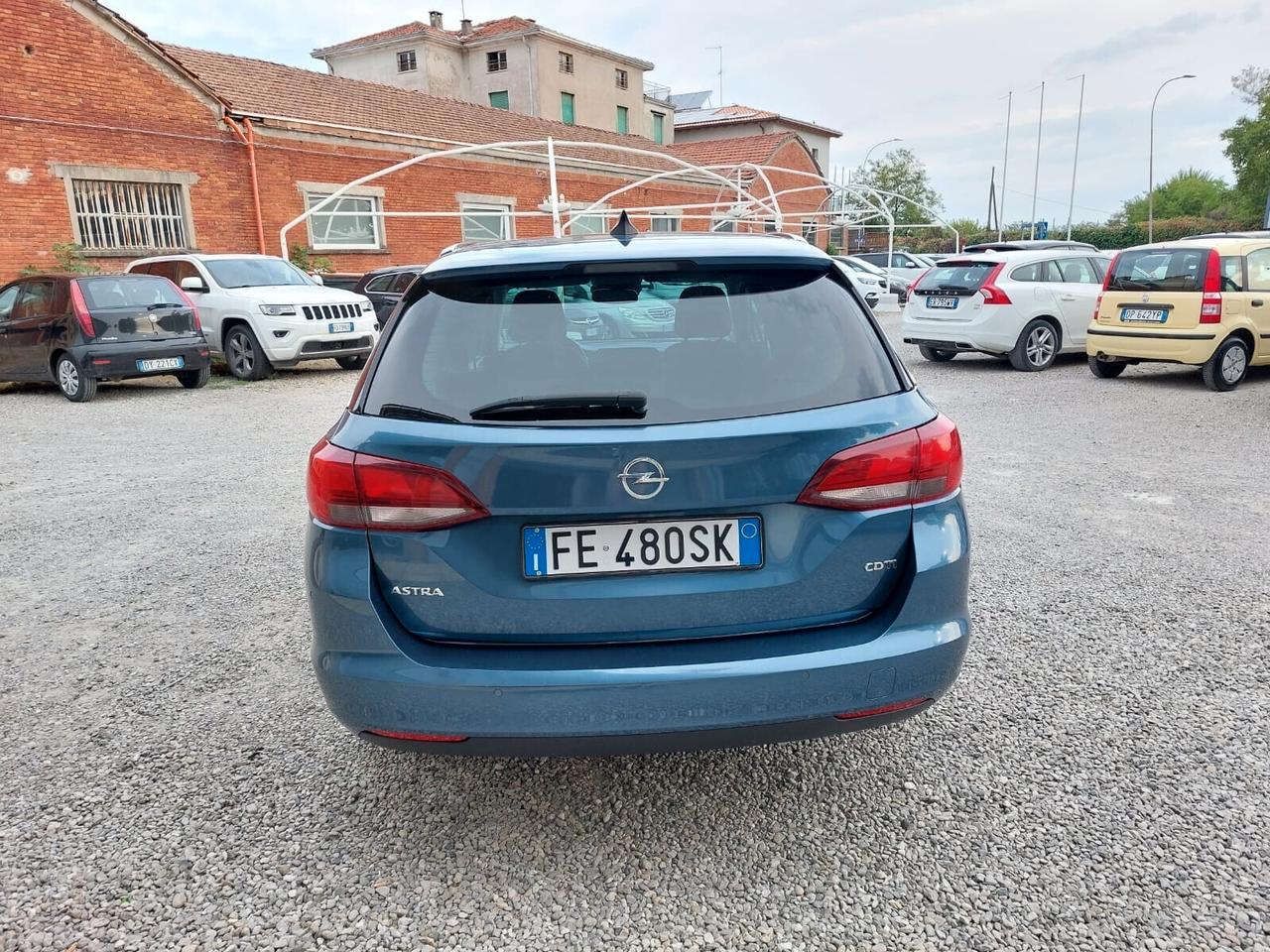 Opel Astra 1.6 CDTI Sports Tourer Cosmo
