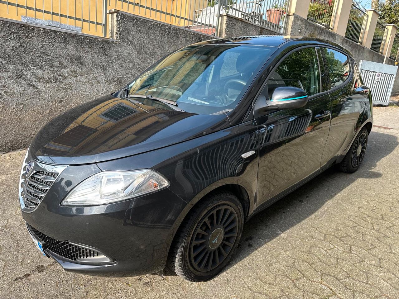 Lancia Ypsilon 1.2 69 CV 5 porte S&S Silver*NEOPATENTATI
