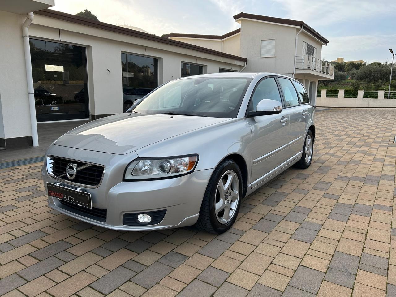 Volvo V50 D2 R-design