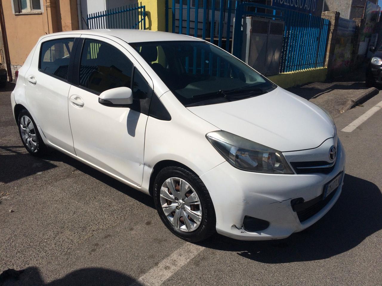 2012 Toyota Yaris 1.4 D-4D 5 porte Active M-MT tagliandata