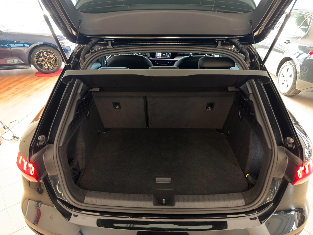 AUDI A3 S-Tronic S-Line 1.0cc 110Cv Automatica