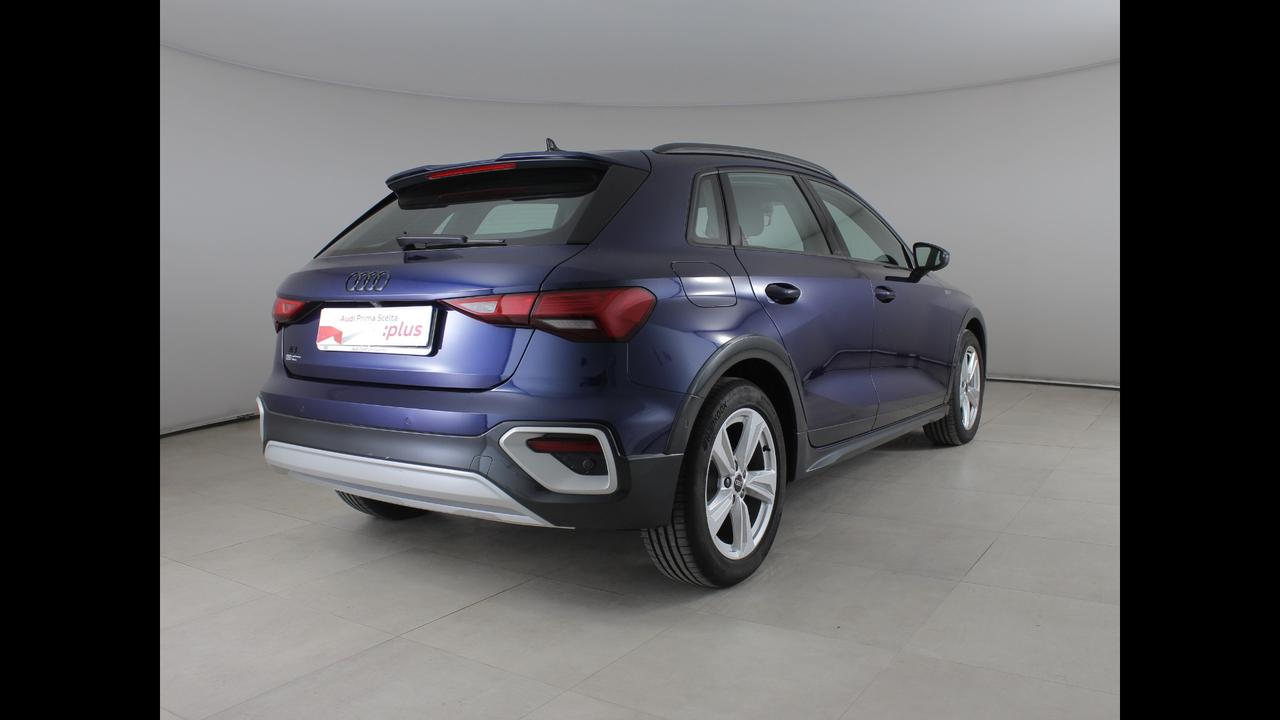 AUDI A3 IV 2024 allstreet - A3 allstreet 35 2.0 tdi Business s-tr