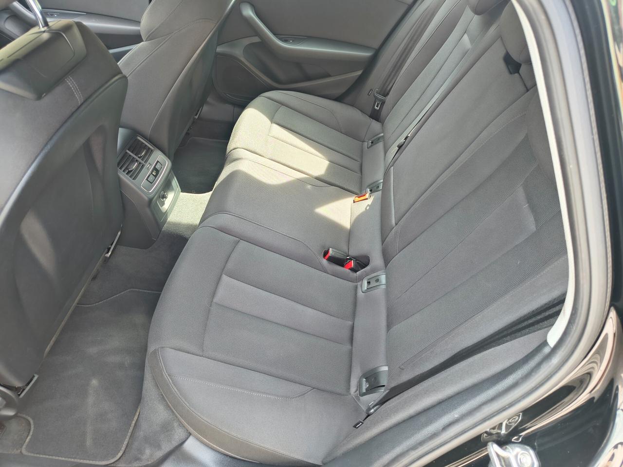 AUDI A4 AVANT 40 TDI S TRONIC 108.000 KM