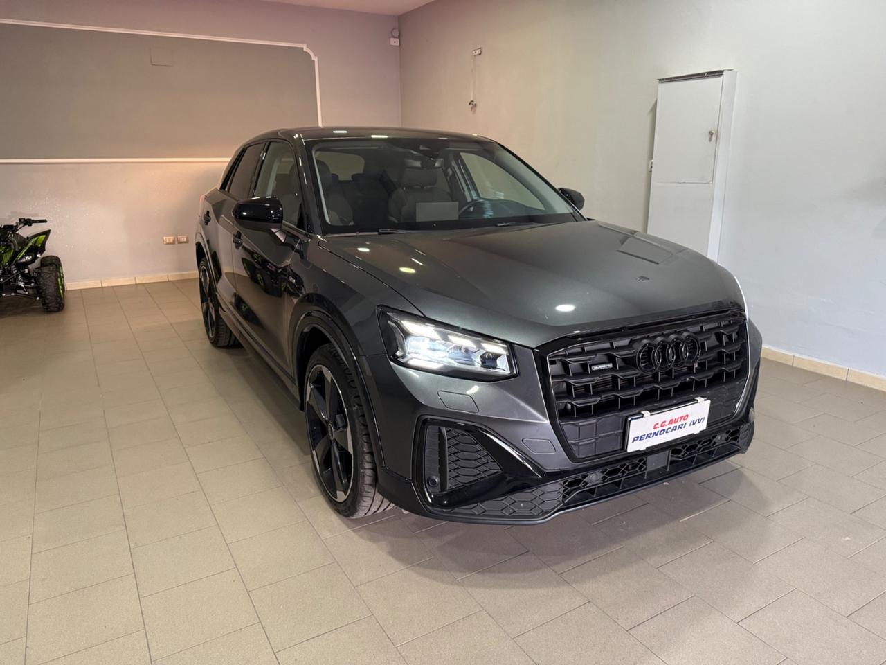 Audi Q2 40 TFSI quattro S tronic Identity Black