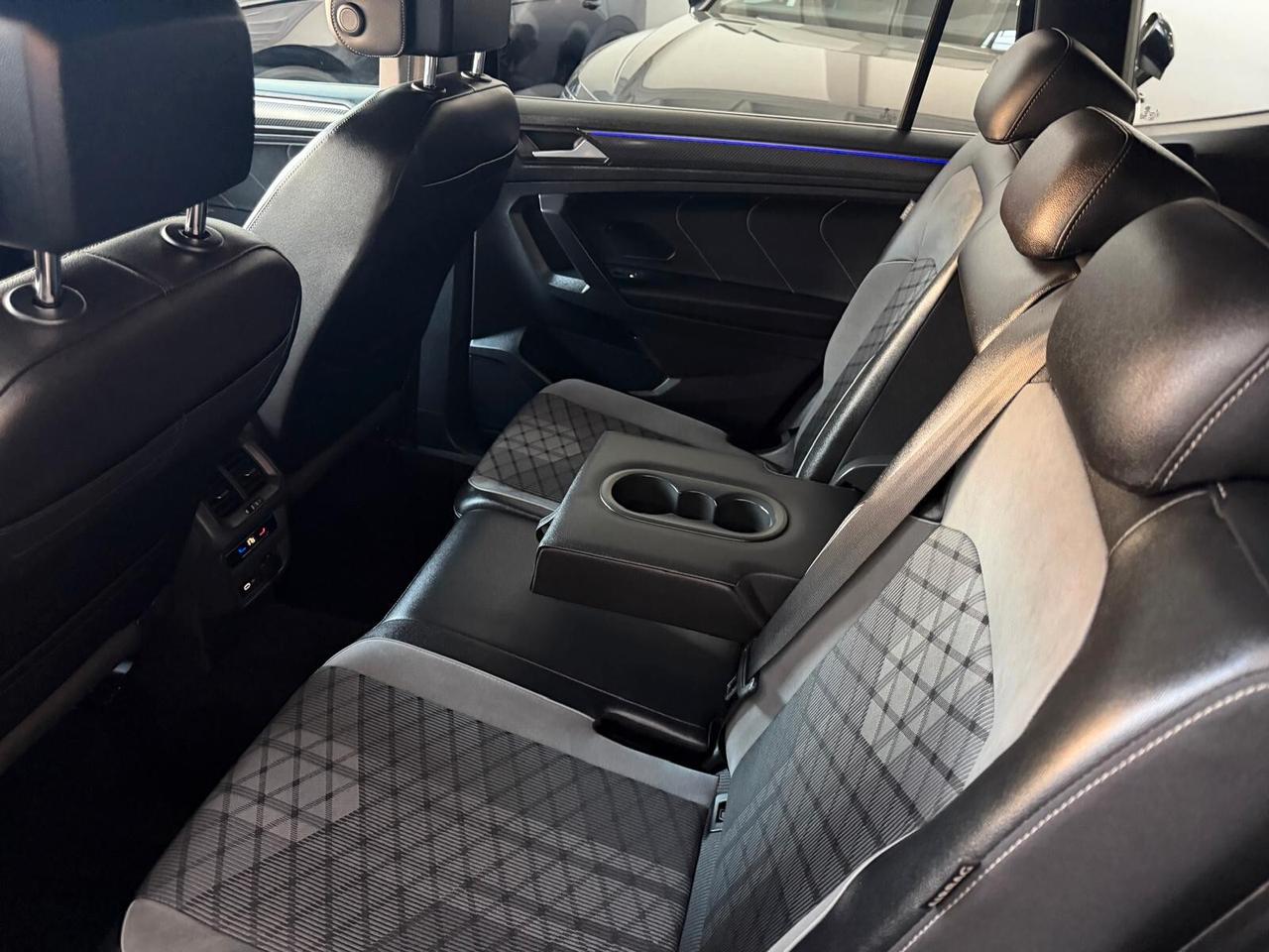 Volkswagen Tiguan Allspace 2.0 TDI SCR DSG 4MOTION R-Line 7 posti Gancio traino