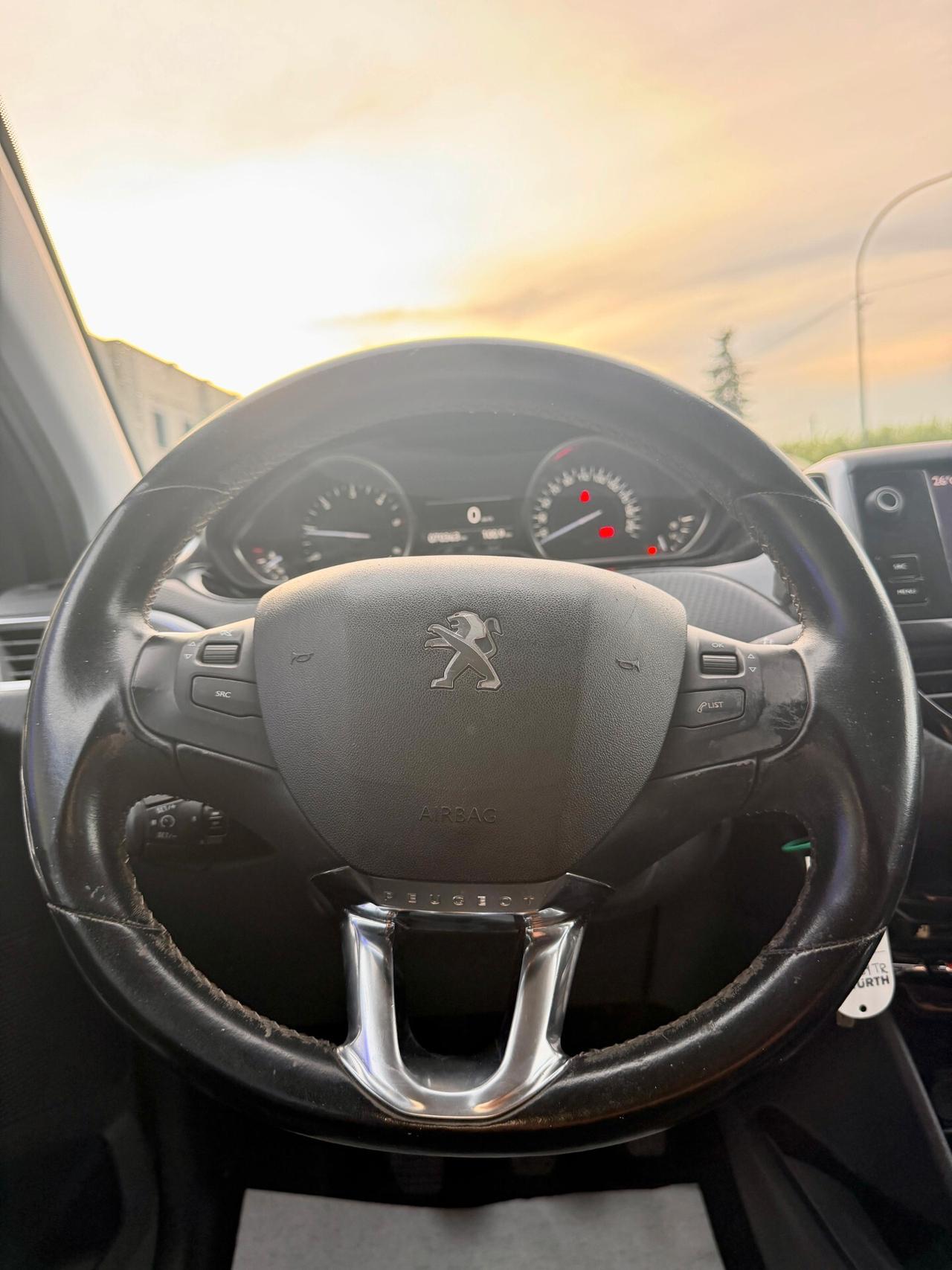 Peugeot 2008 BlueHDi 120 S&S Crossway