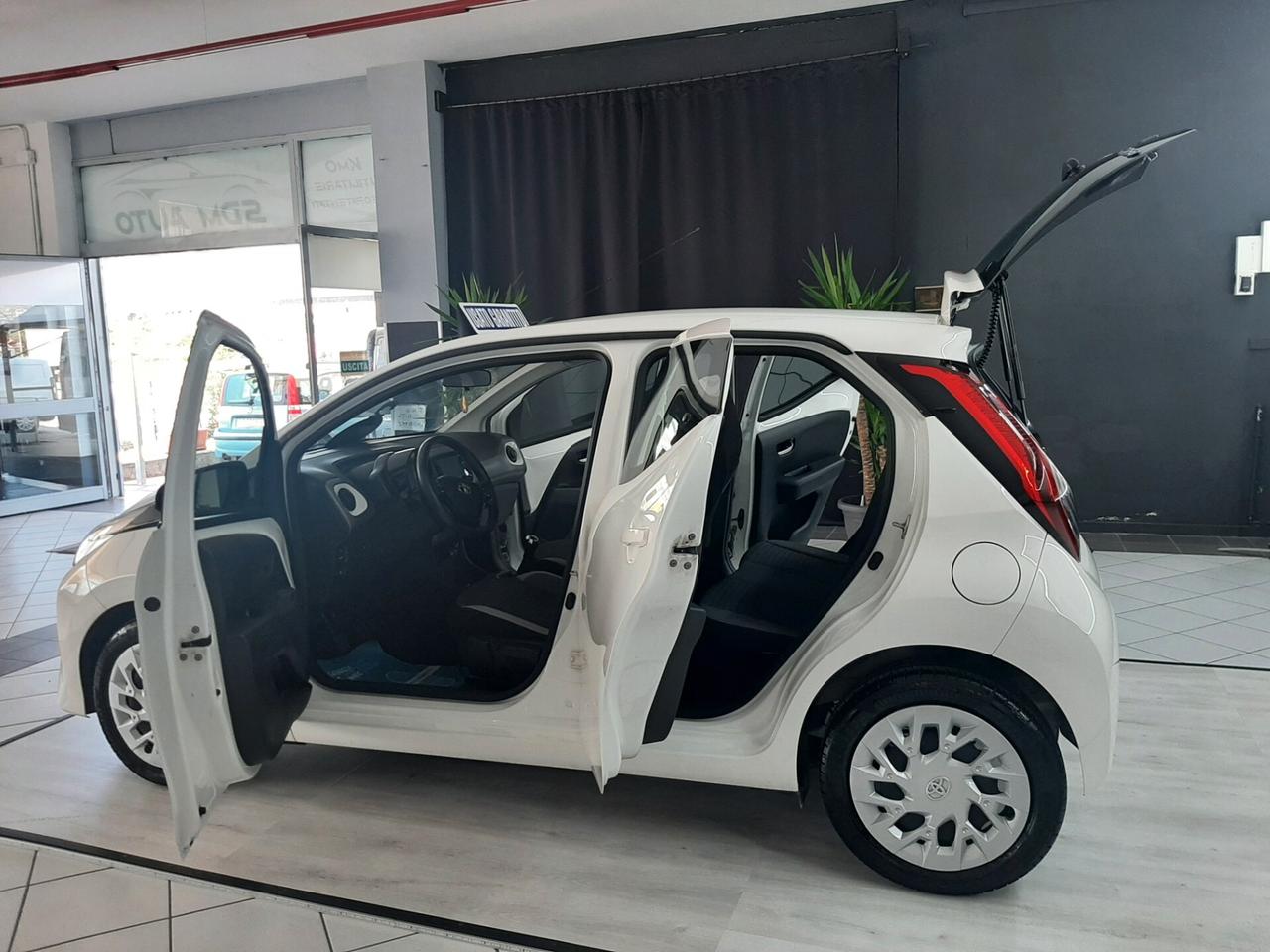 Toyota Aygo 1.0 VVT-i 72 CV 5 porte x-cite