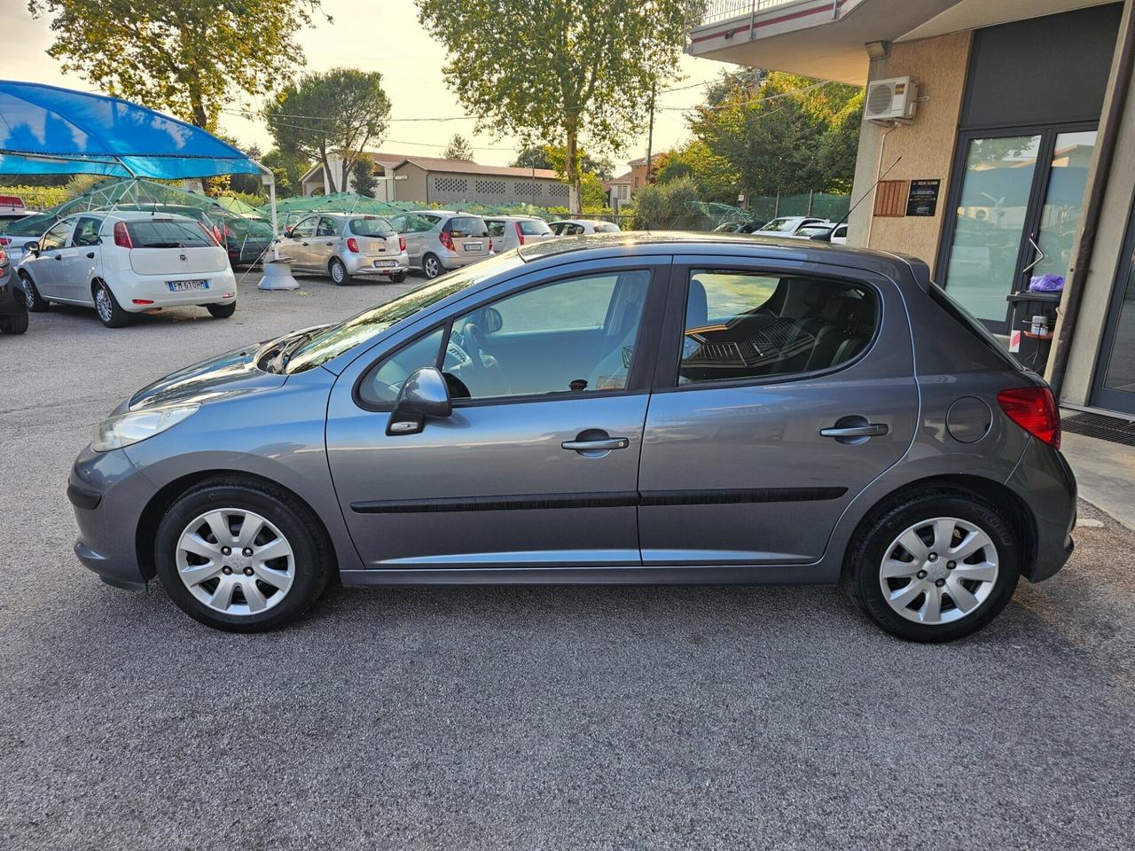 Peugeot 207 1.4 8V 75CV 5p. GPL