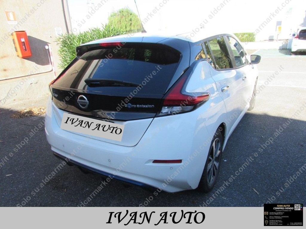 NISSAN Leaf Tekna 40 kWh-Elettrica-19.000 Km