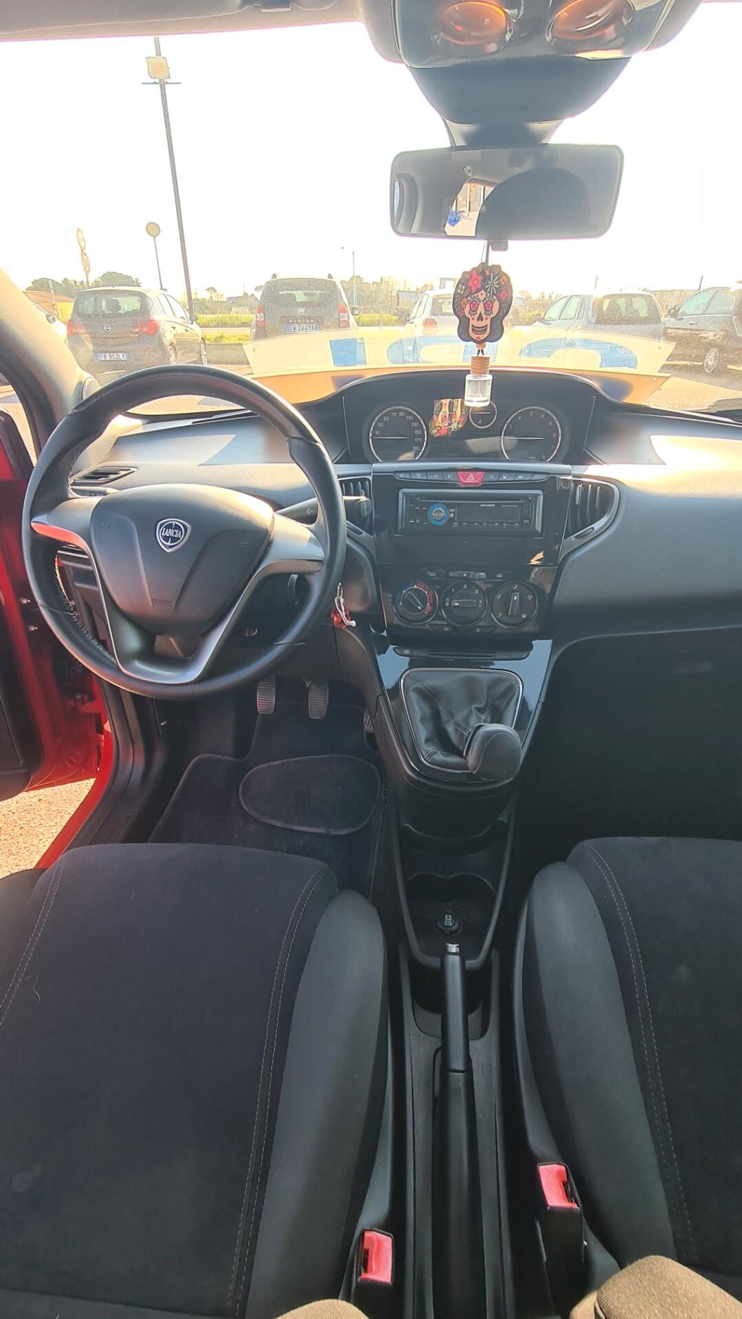 Lancia Ypsilon 1.2 69 CV 5 porte GPL Ecochic Silver