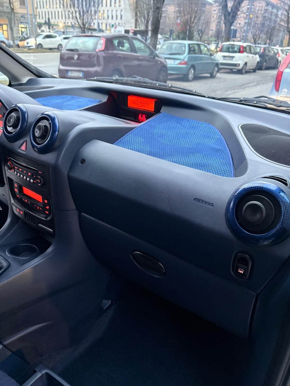 Peugeot 1007 Happy 1.4 75 cv GPL