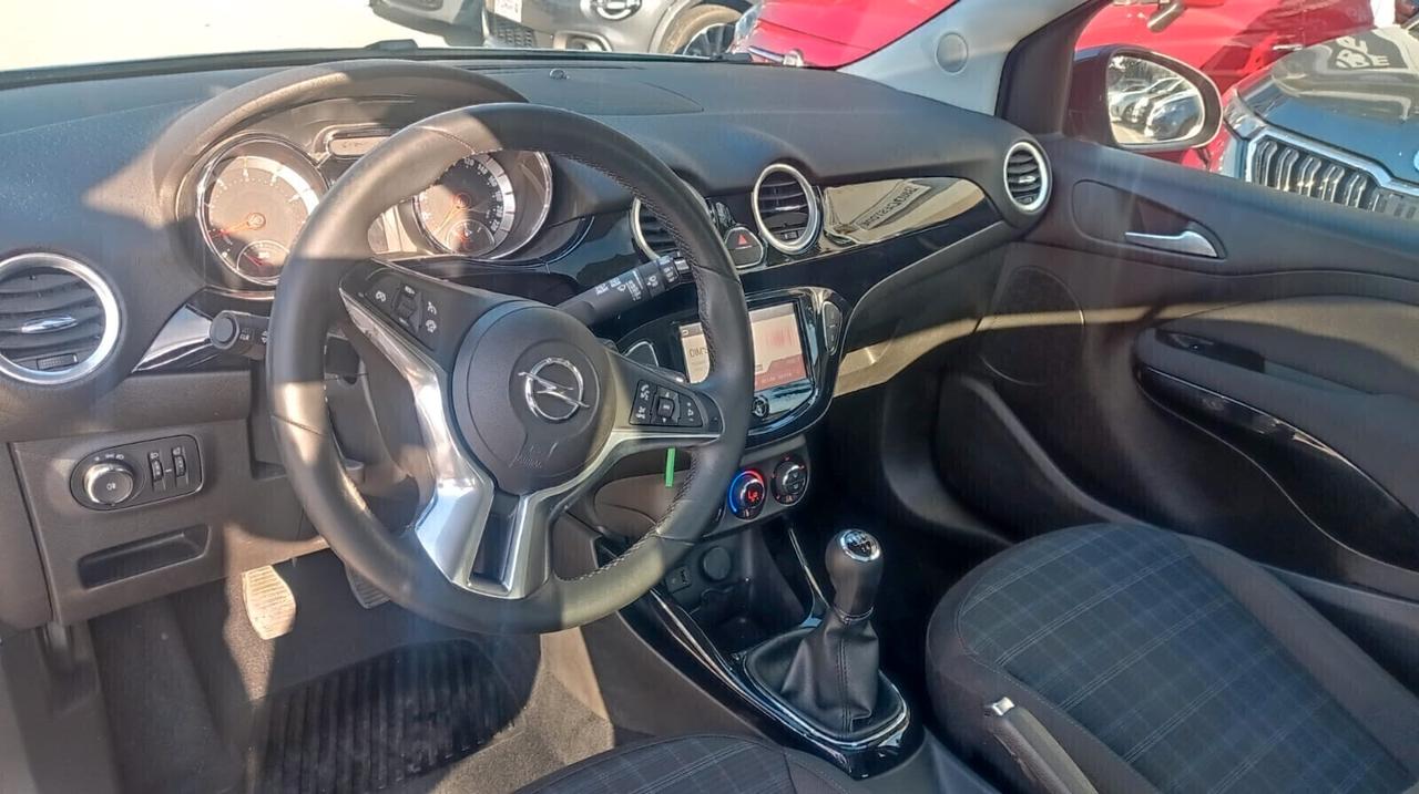 Opel Adam 1.2 70 CV