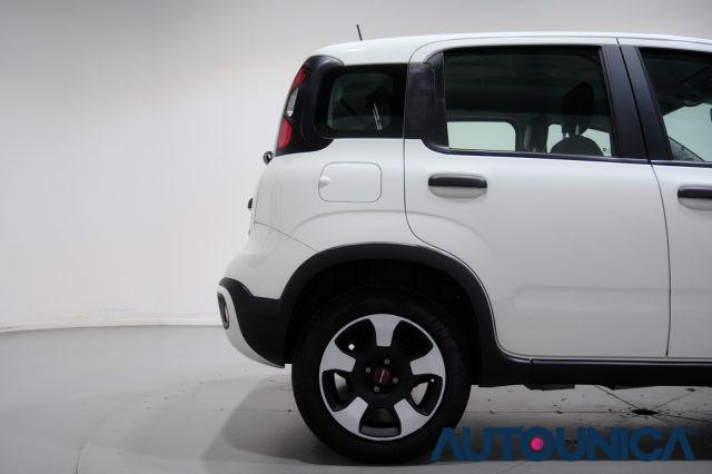 FIAT Panda 1.0 FIREFLY S&S HYBRID CITY CROSS NEOPATENTATI