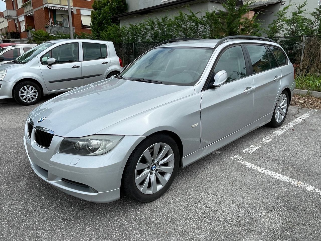 BMW 320d Touring Attiva