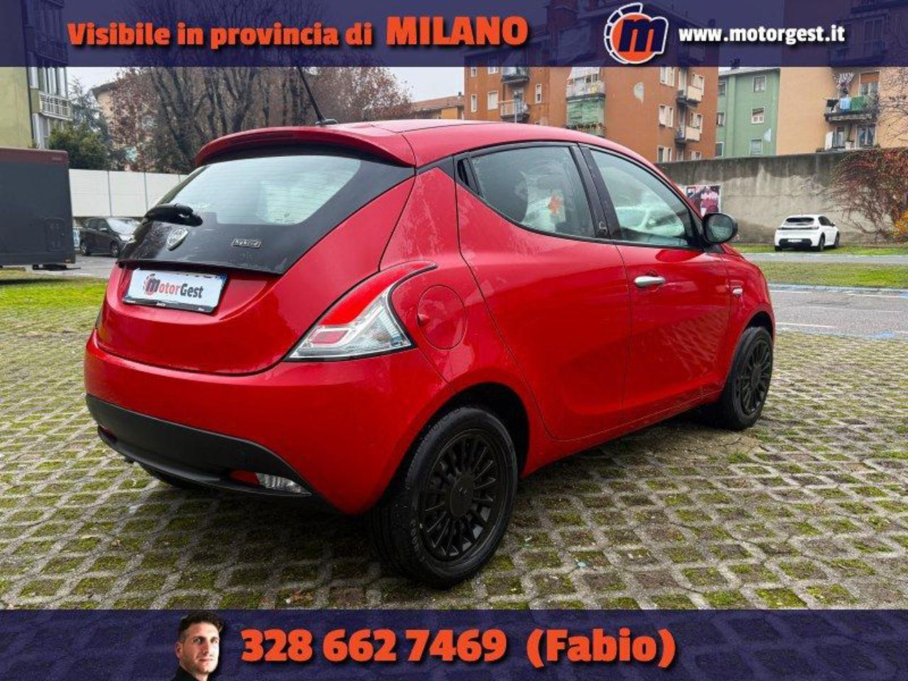 Lancia Ypsilon 1.0 FireFly 5 porte S&S Hybrid Ecochic Silver
