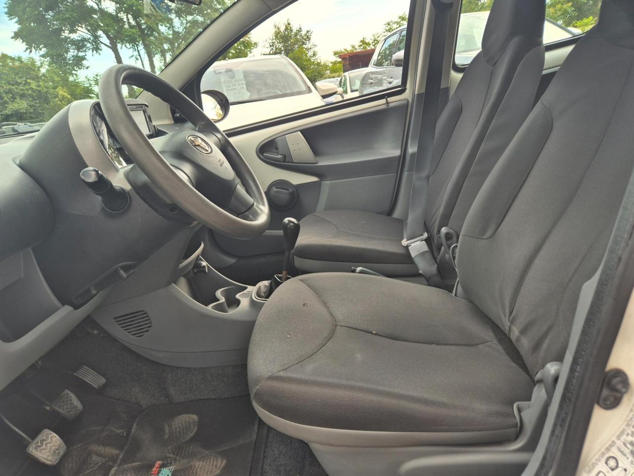Toyota Aygo 1.0 12V VVT-i 5 porte Now Connect