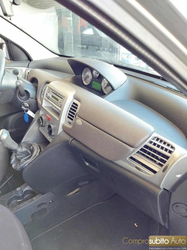 LANCIA Ypsilon 1.3 MJT 75 CV Oro
