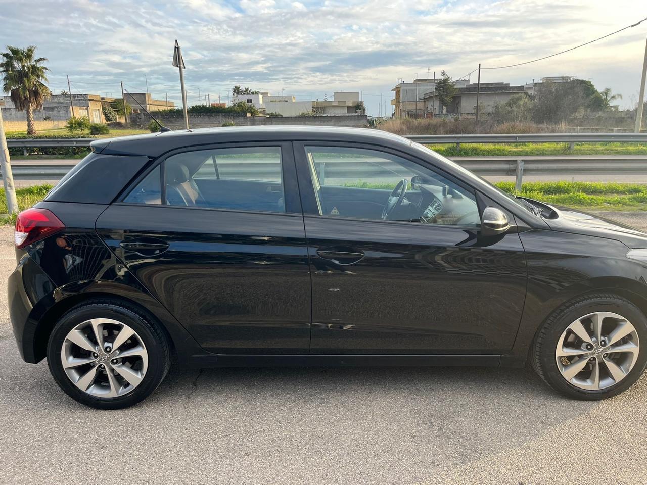 Hyundai i20 1.1 CRDi 12V 5 porte Comfort Unipro 2016