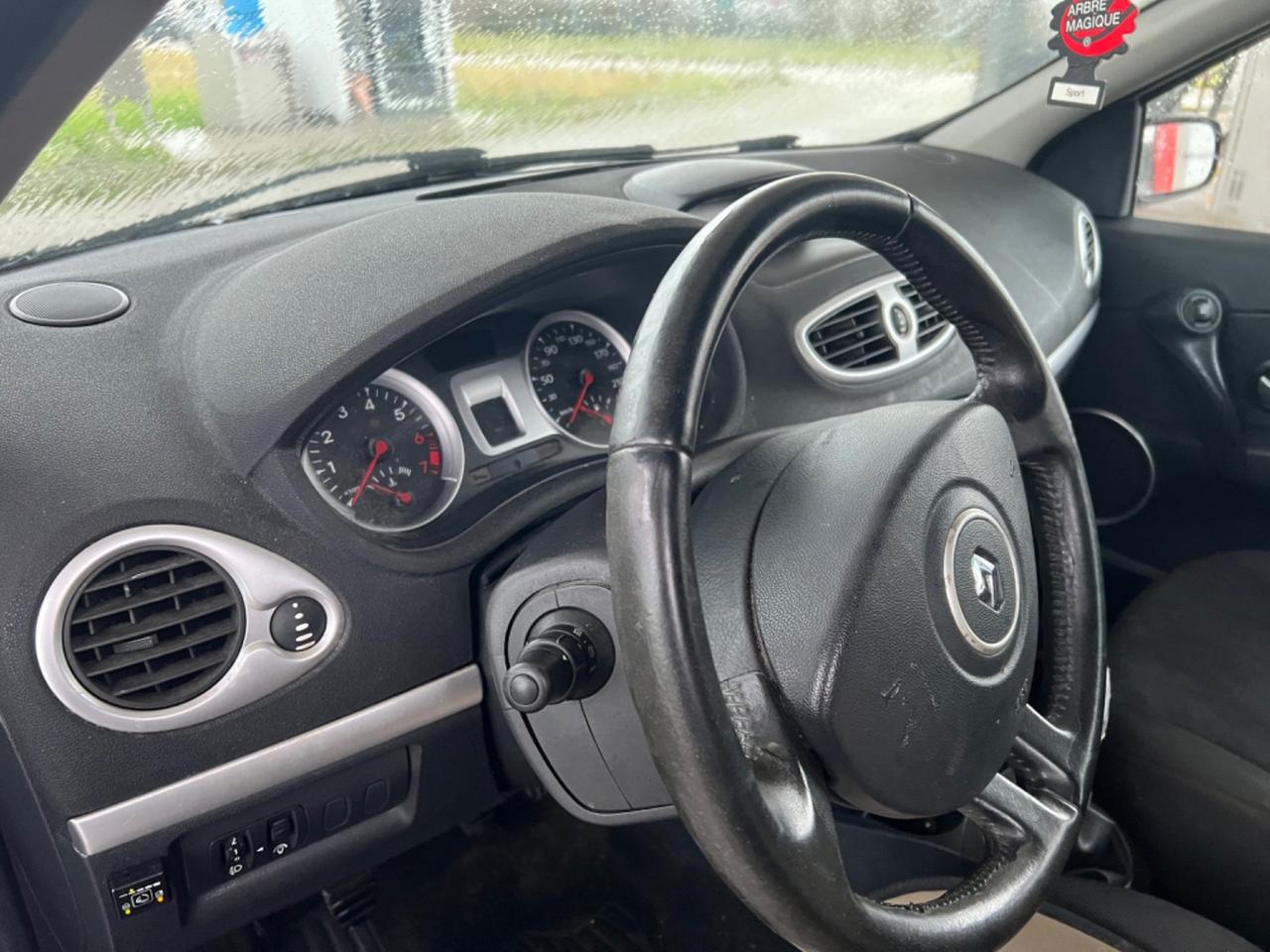 RENAULT CLIO 1.2 GPL VALIDO MODELLO LE IENE NEOPATENTATI
