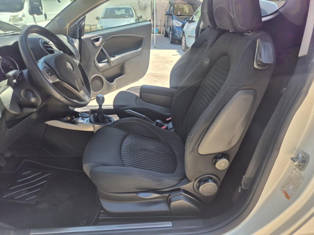 Alfa Romeo MiTo 1.4 T 135CV GPL Distinctive Sport Pack
