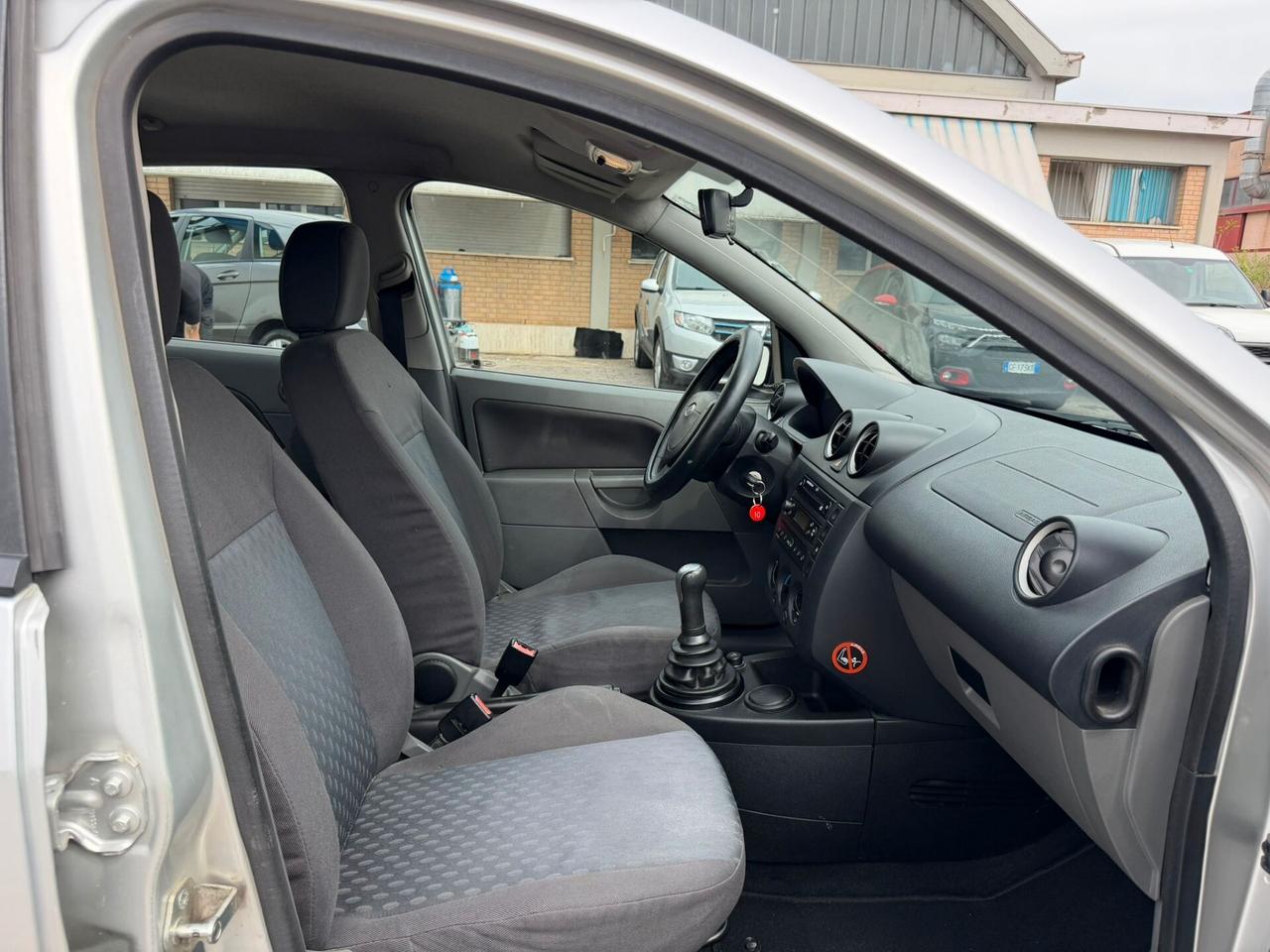 Ford Fiesta 1.4 16V 5p. Ghia