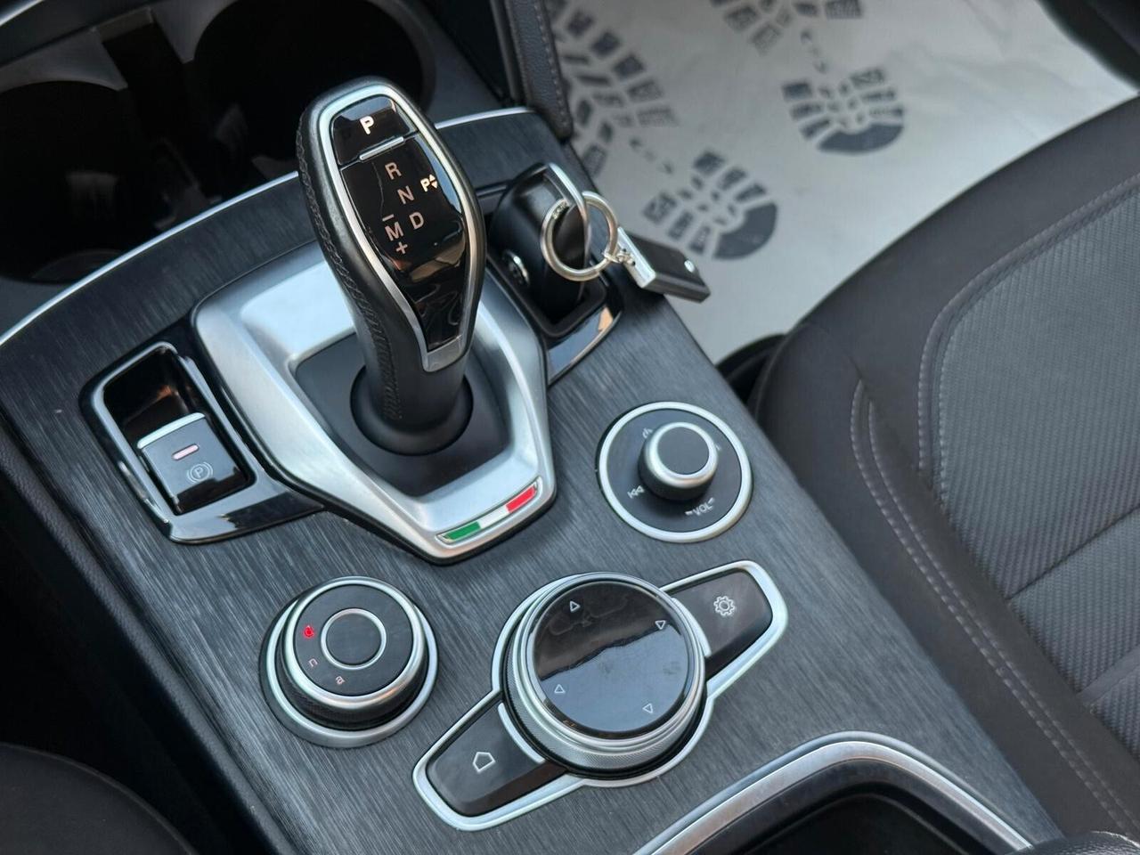 Alfa Stelvio 2.2 160 CV AT8 RWD Super + Palette
