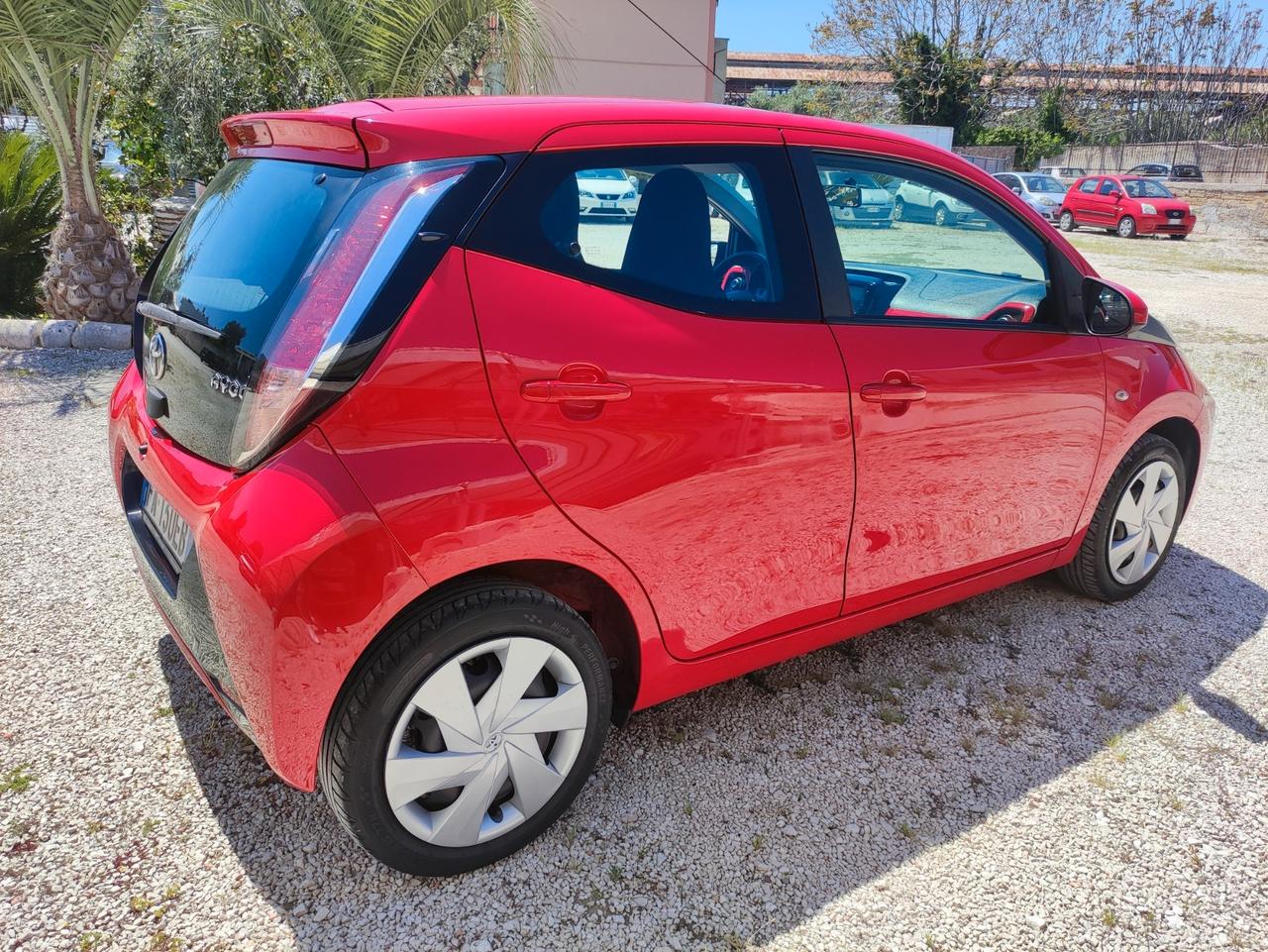Toyota Aygo 1.0 VVT-i 69 CV 5 porte x-cool
