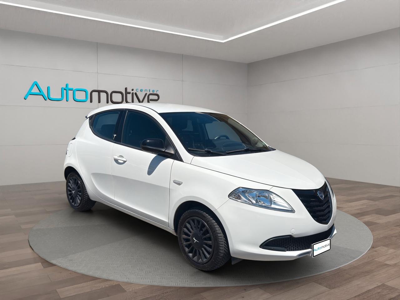 Lancia Ypsilon 1.2 69 CV 5 porte GPL Ecochic Silver
