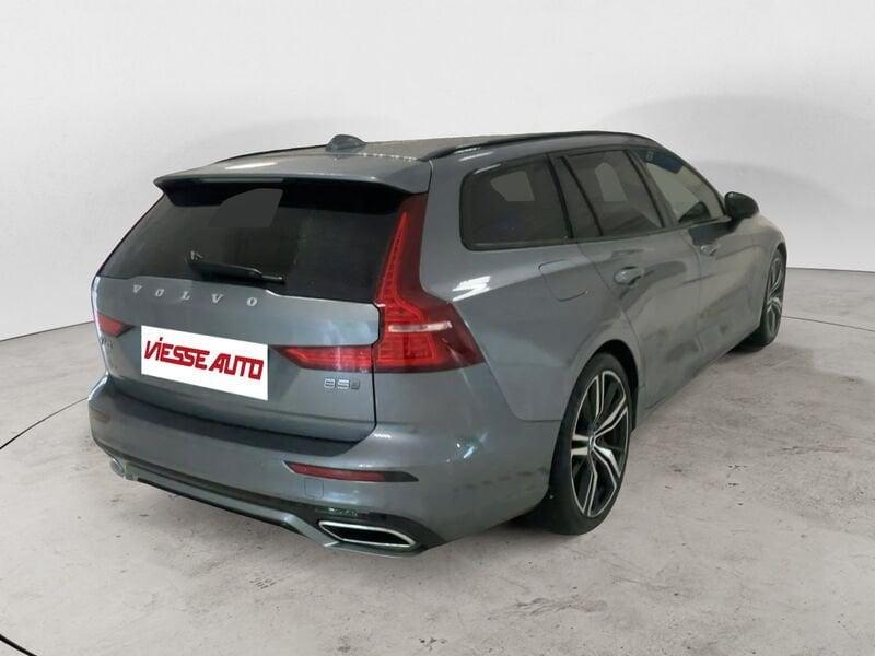 Volvo V60 B5 AWD autom. R-Design