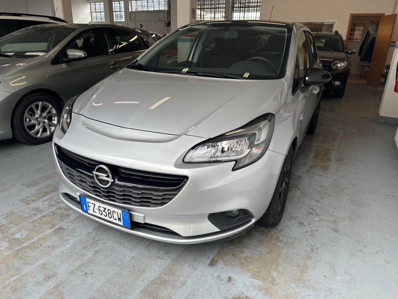 Opel Corsa 1.2 5 porte Black Edition - NO VINCOLO DI FINANZIAMENTO!