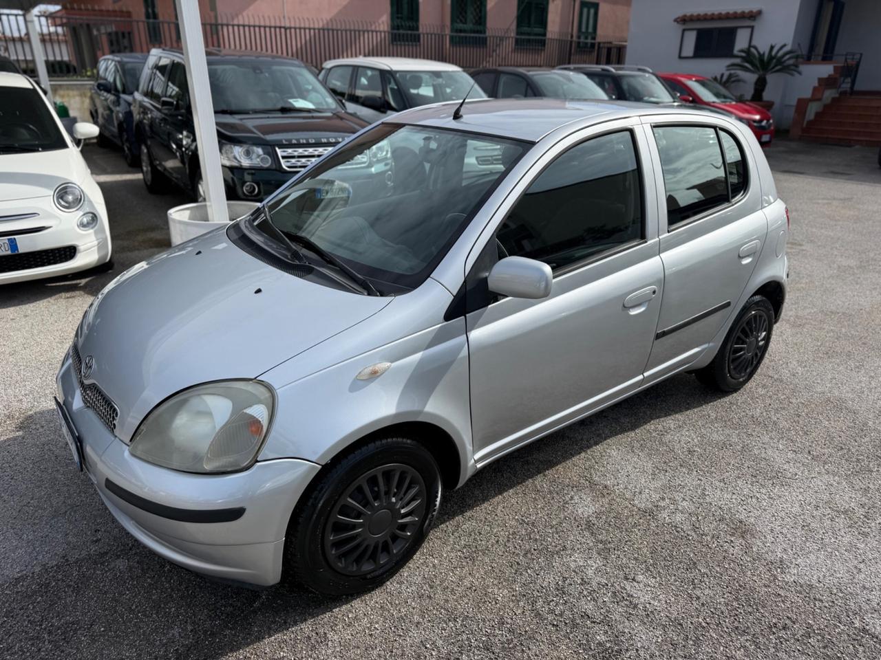 Toyota Yaris 1.0i 16V cat 5 porte Sol