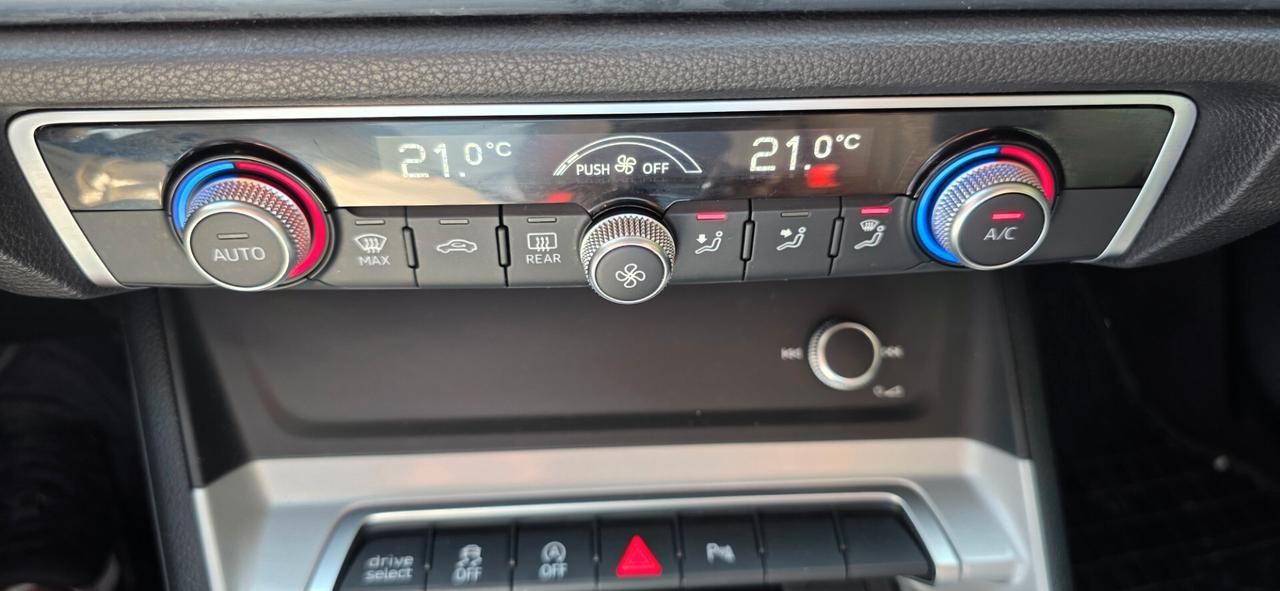 Audi Q3 35 TFSI Business Advanced
