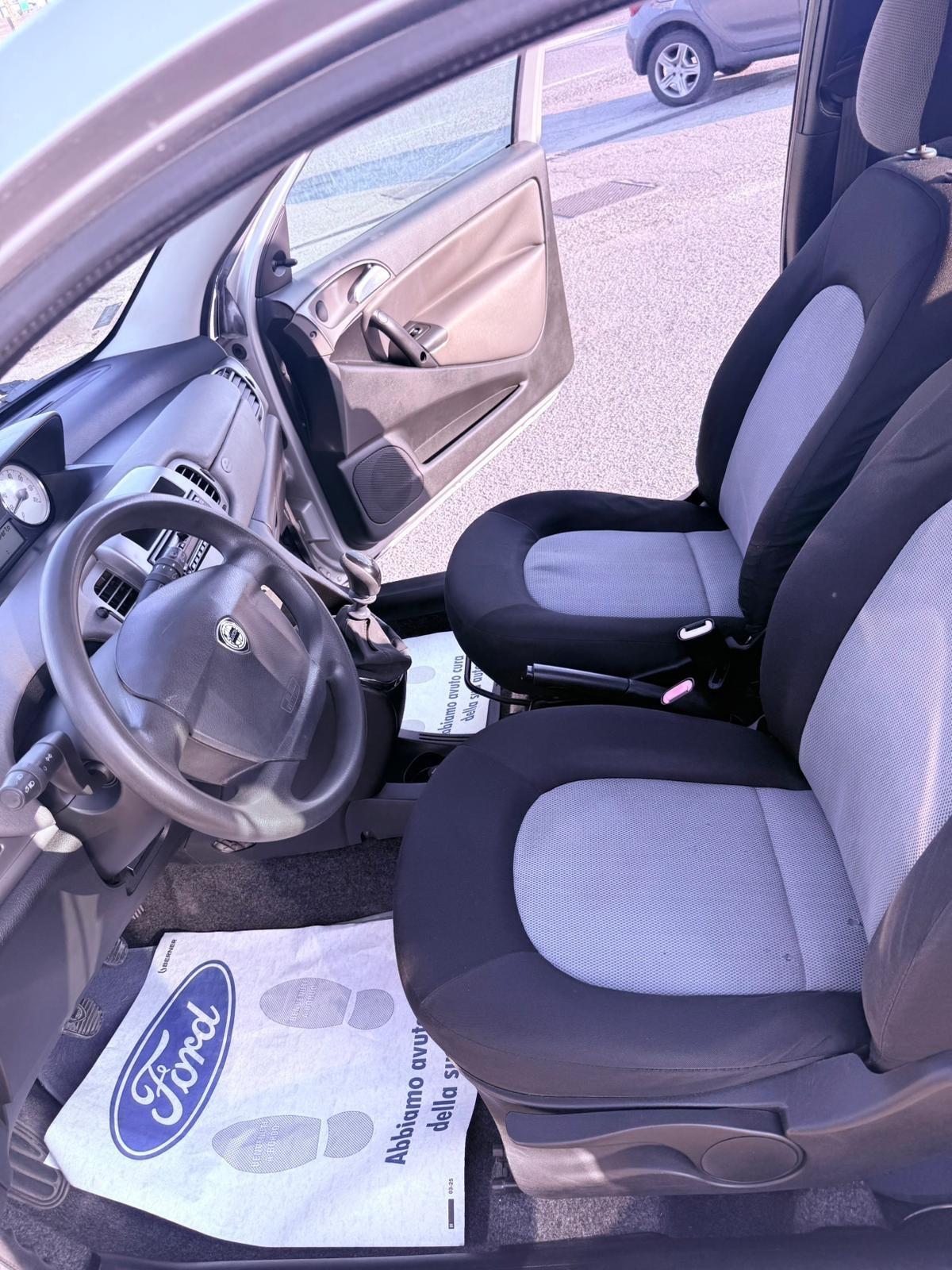Lancia Ypsilon 1.2 16V Platino Ok neopatentati