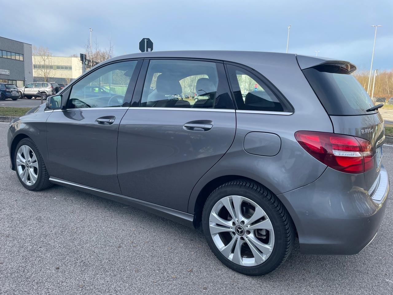 Mercedes-benz B 180 d Automatik Premium*Neopatentati*Solo 44000Km*Euro6