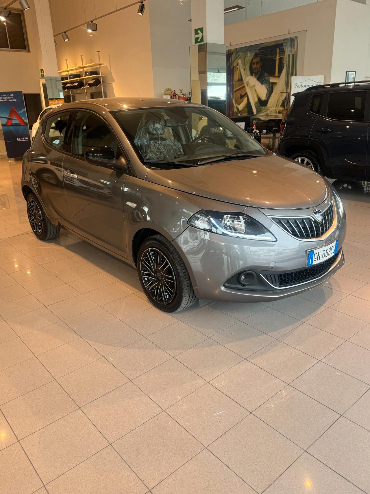 YPSILON GOLD FULL OPTIONAL