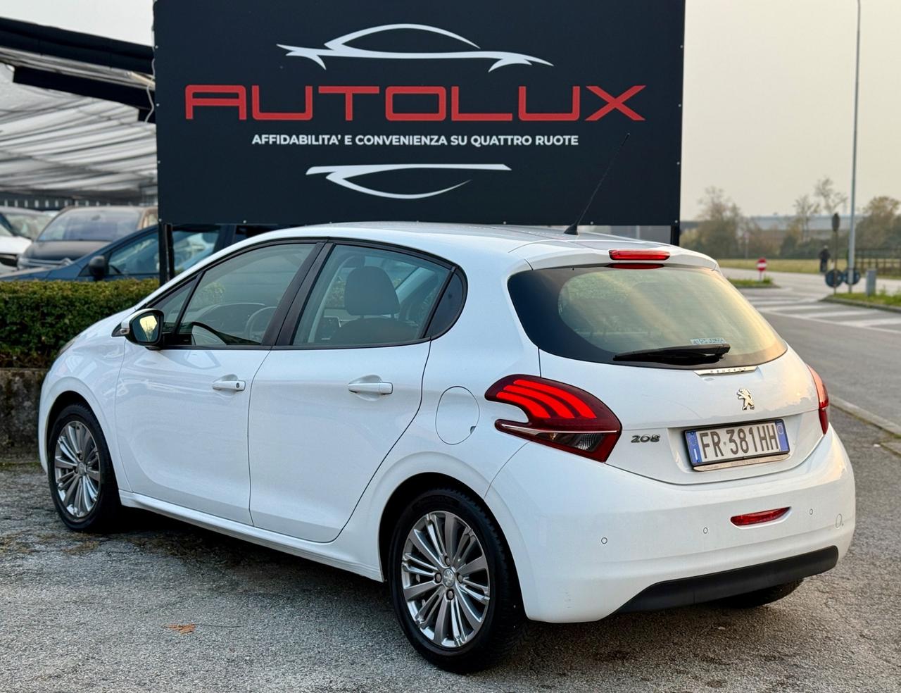 Peugeot 208 1.2i Benzina 82CV 5PT NEOPATENTATI 117.000KM
