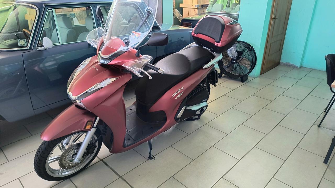 Honda SH 350 Bellissima